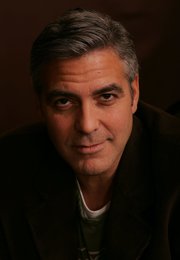 Голый Джордж Клуни