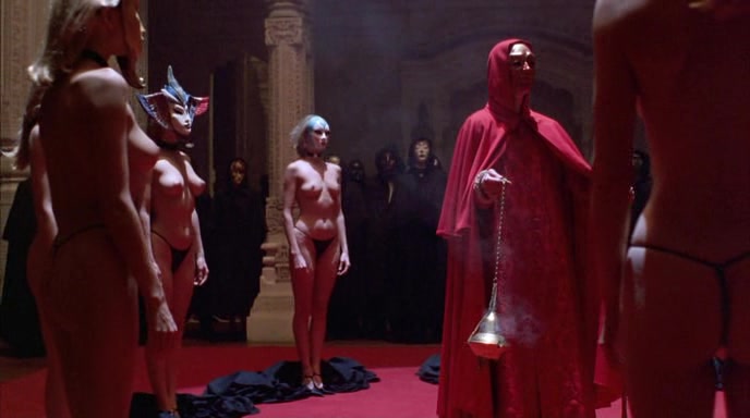 Странные сексуальные ритуалы из знаменитого эротического ретро фильма
